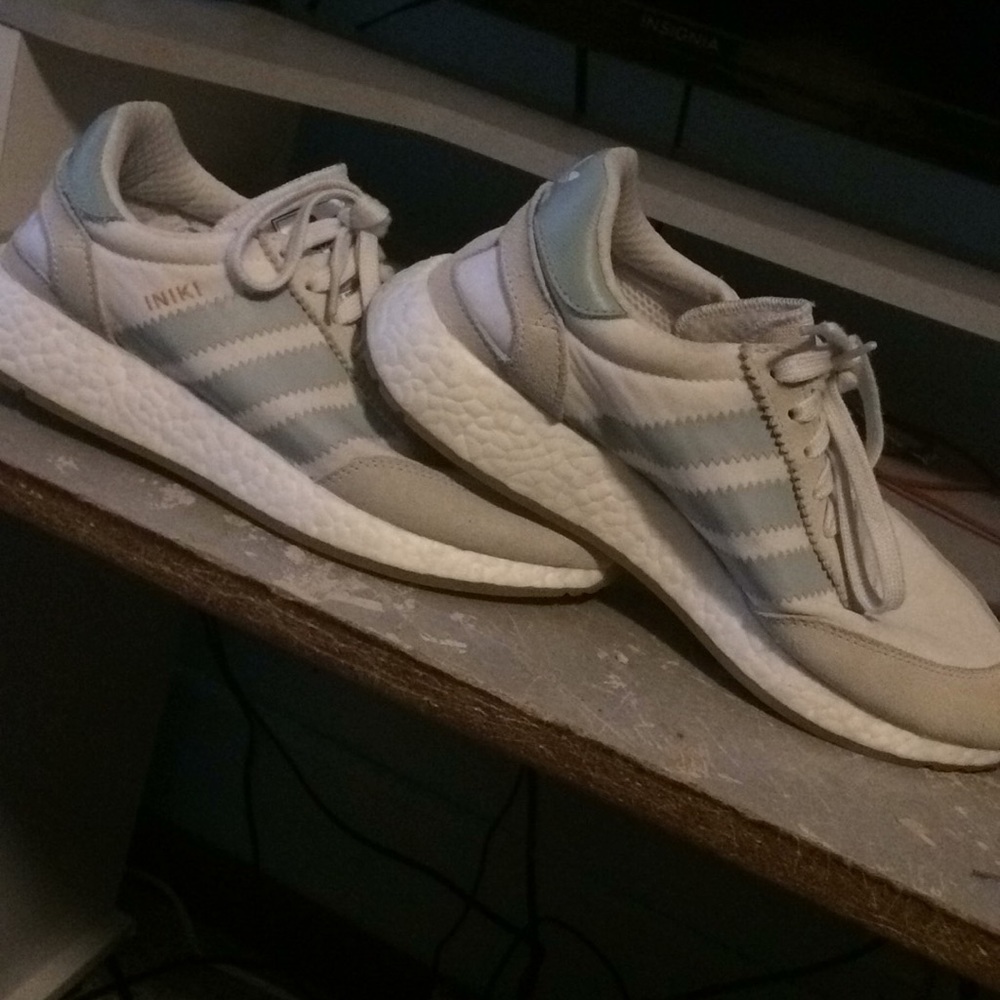 Adidas iniki boosts